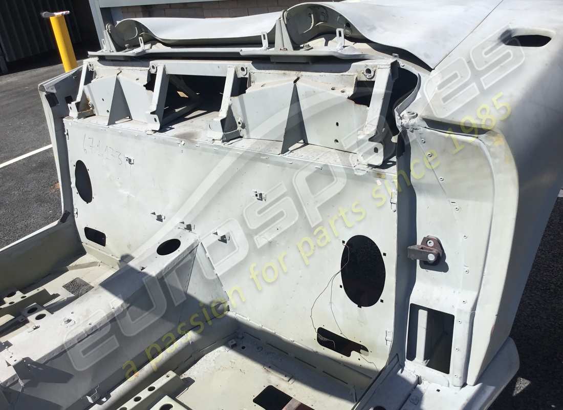 nuova carrozzeria e pannelli barchetta eurospares ferrari 550. numero parte eap1227196 (9)
