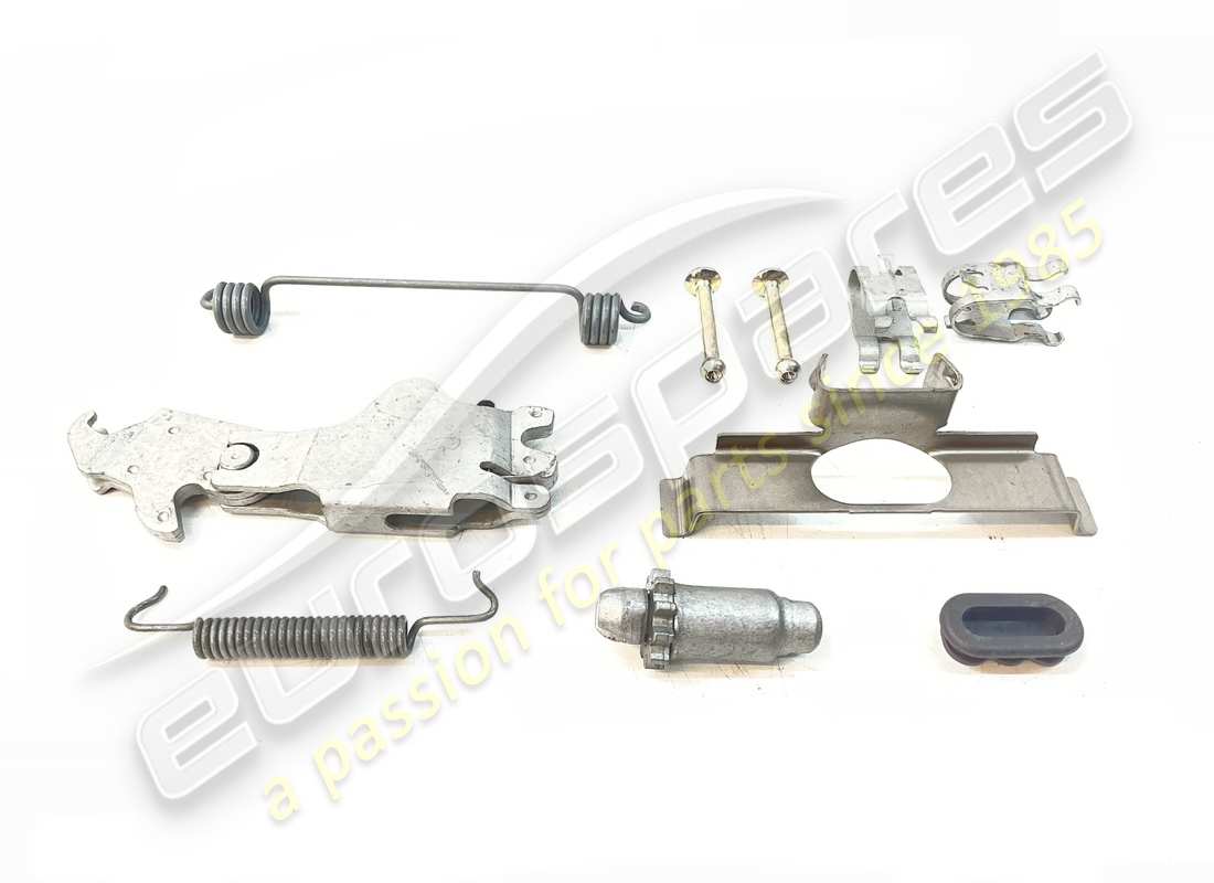 nuovo maserati kit di accessori e fissaggi. numero parte 673000034 (2)