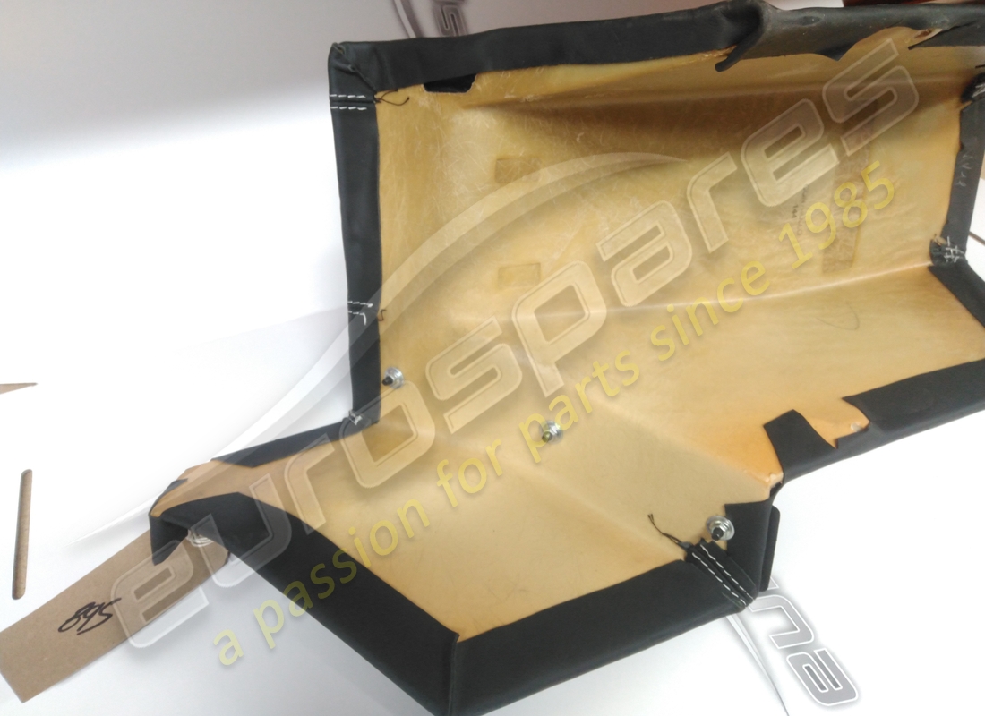 copertura parte anteriore della console centrale ferrari usata. numero parte 81149600 (2)
