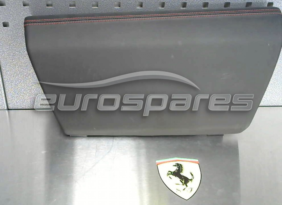 USATA Ferrari PORTA RIFILATA. NUMERO PARTE 82875600 (1)
