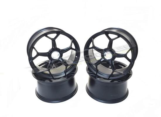 nuovo lamborghini set ruote con bloccaggio centrale (loge nero opaco) codice articolo 4t0099305b