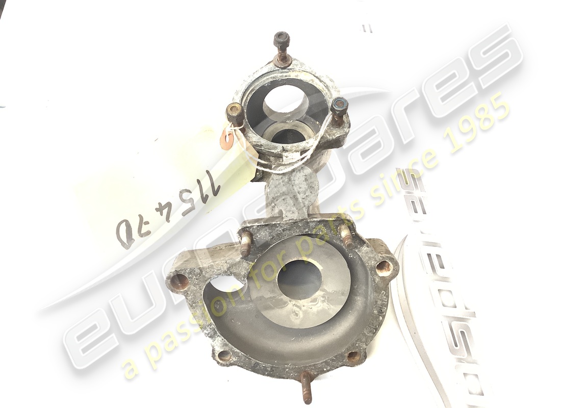 corpo pompa acqua ferrari usato. numero parte 115470 (2)