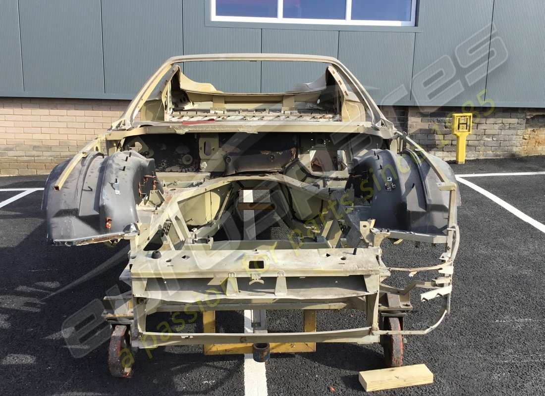 nuova carrozzeria superamerica eurospares ferrari 575. numero parte eap1227198 (2)