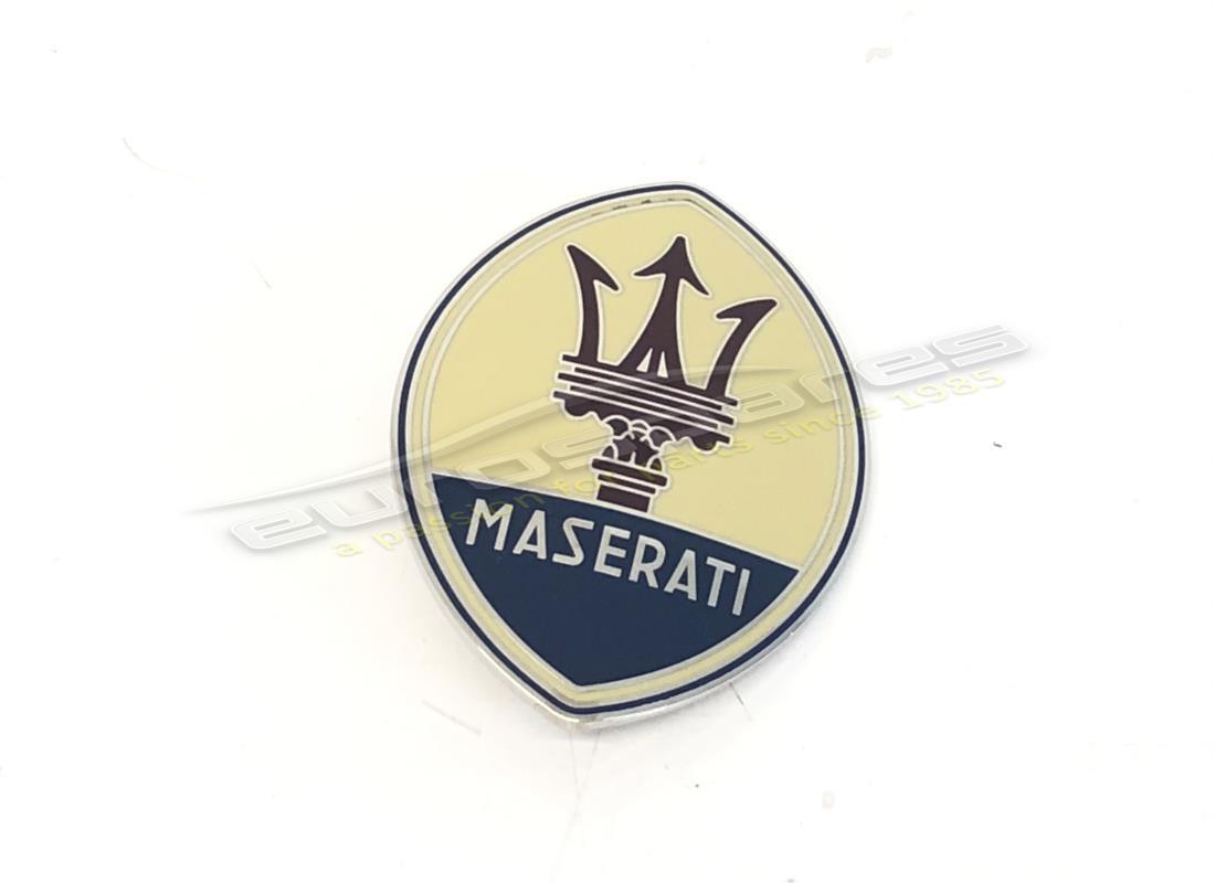 nuovo badge maserati. numero parte 328320109 (1)