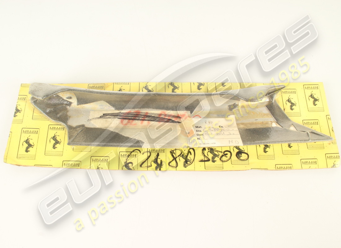 nuova ferrari modanatura destra. numero parte 62480500 (1)
