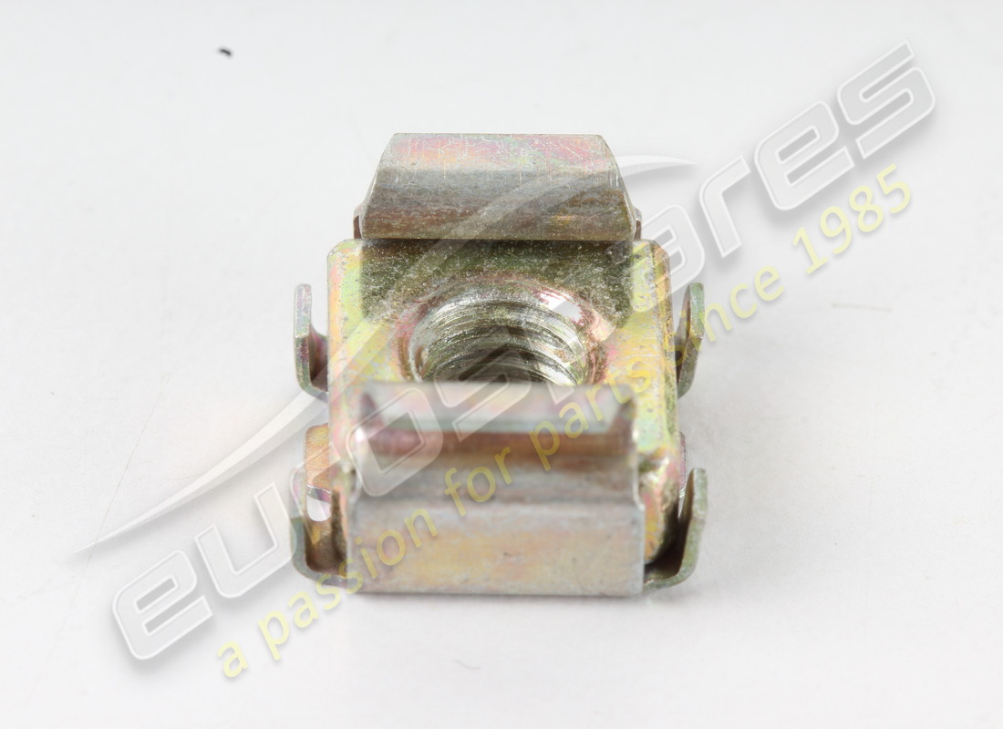 nuovo maserati dado in gabbia m5 b/1. numero parte 14074490 (2)