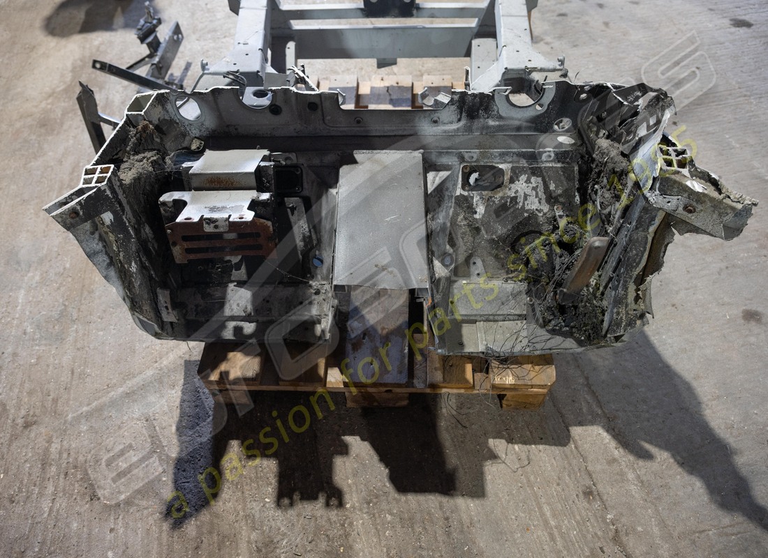 TELAIO ANTERIORE USATO LAMBORGHINI. NUMERO PARTE 400805011F (9) telaio anteriore usato lamborghini. numero parte 400805011f (9)