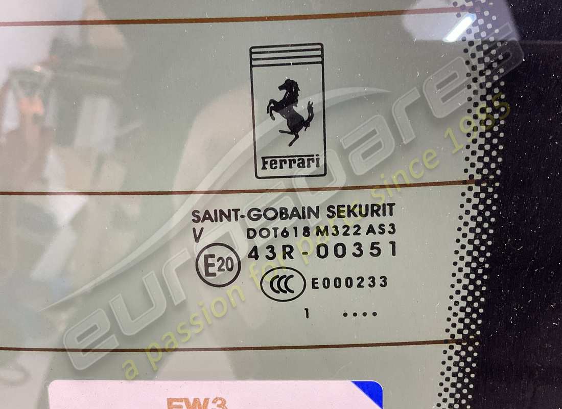 nuovo ferrari schermo posteriore. numero parte 84151600 (2)