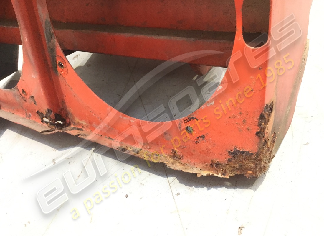 alloggiamento pop-up per faro sx usato ferrari. numero parte 40082307 (2)