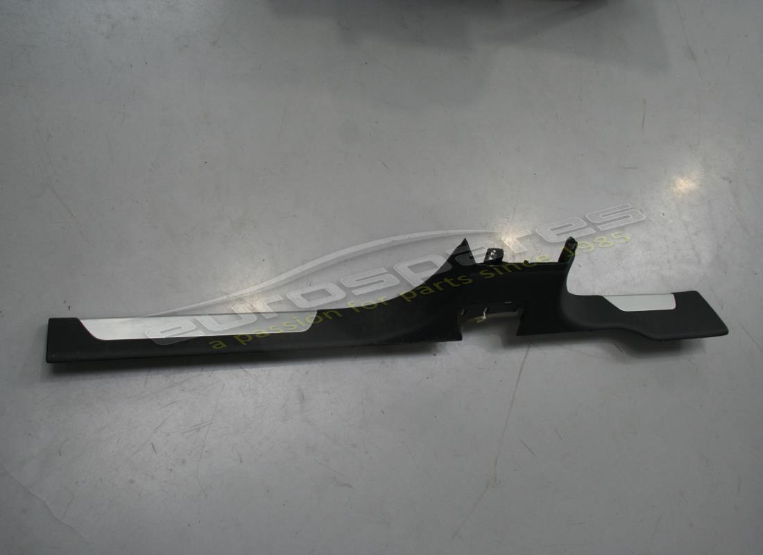 piastra sottoscotto lamborghini usata. numero parte 4ml853370bqg8 (1)