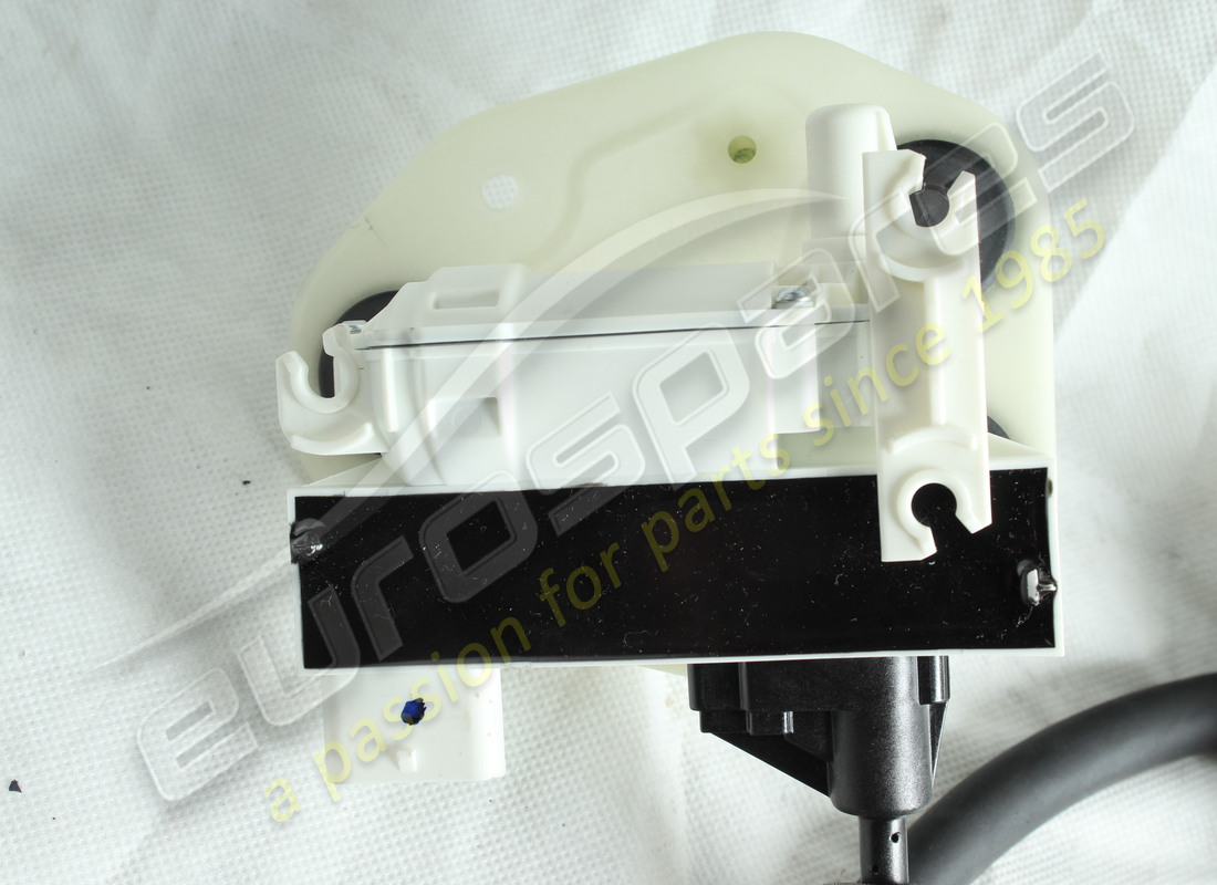 nuova maserati serratura porta anteriore destra. numero parte 670107805 (13)