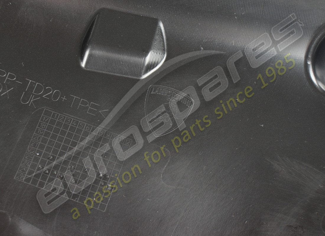 nuovo lamborghini elemento condotto aria destro. numero parte 4t0807158g (5)