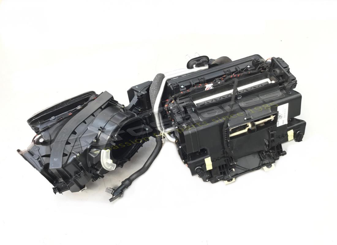 ALLOGGIAMENTO EVAPORATORE Lamborghini USATO CON . NUMERO PARTE 4M2820023 (1)