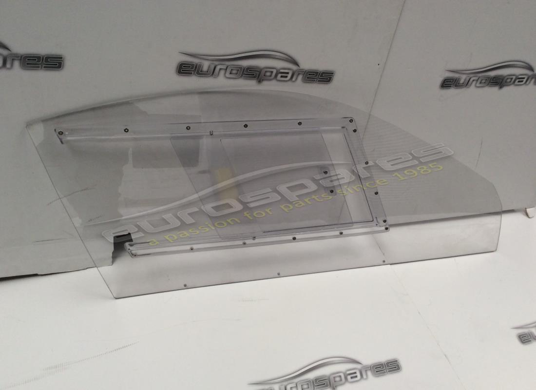 nuovo ferrari finestra laterale destra. numero parte 696599000 (1)