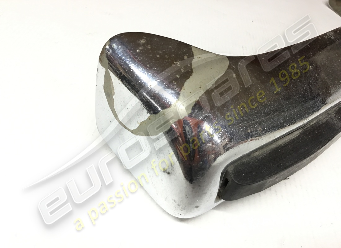paraurti anteriore destro usato ferrari. numero parte 30171003 (2)