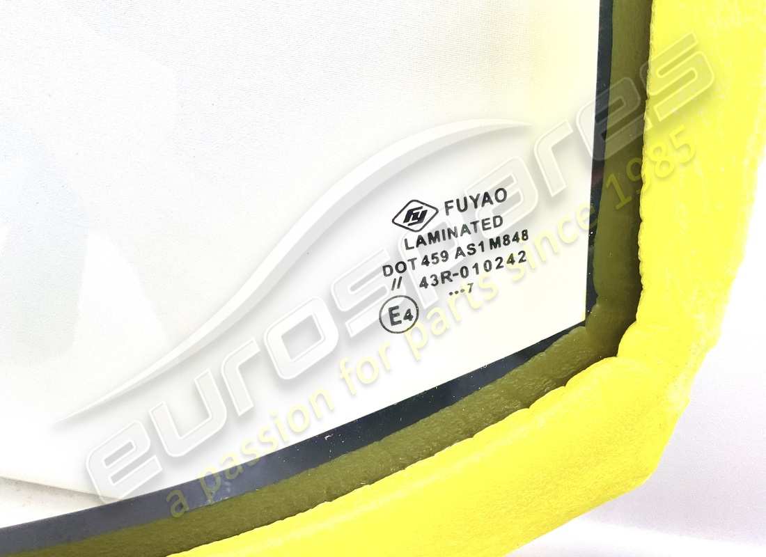 nuovo (altro) eurospares parabrezza mondial 3.4t e spider mondial 3.2 coupe e spider mondial 3.0qv coupe e spider e mondial 8. numero parte 63229600 (2)