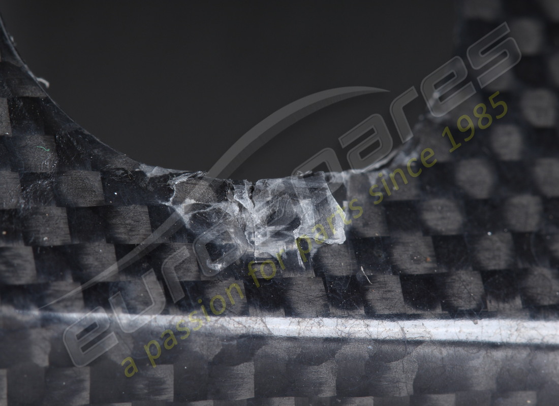 USATO FERRARI PANNELLO ANTERIORE DX - PANNELLO IN CARBONIO. NUMERO PARTE 68600800 (15) usato ferrari pannello anteriore dx - pannello in carbonio. numero parte 68600800 (15)