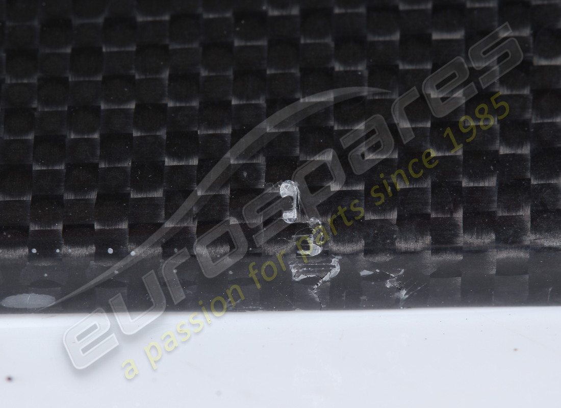 USATO FERRARI PANNELLO ANTERIORE DX - PANNELLO IN CARBONIO. NUMERO PARTE 68600800 (16) usato ferrari pannello anteriore dx - pannello in carbonio. numero parte 68600800 (16)