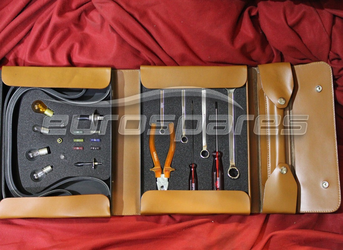 nuova ferrari borsa kit attrezzi completa. numero parte 179737 (1)