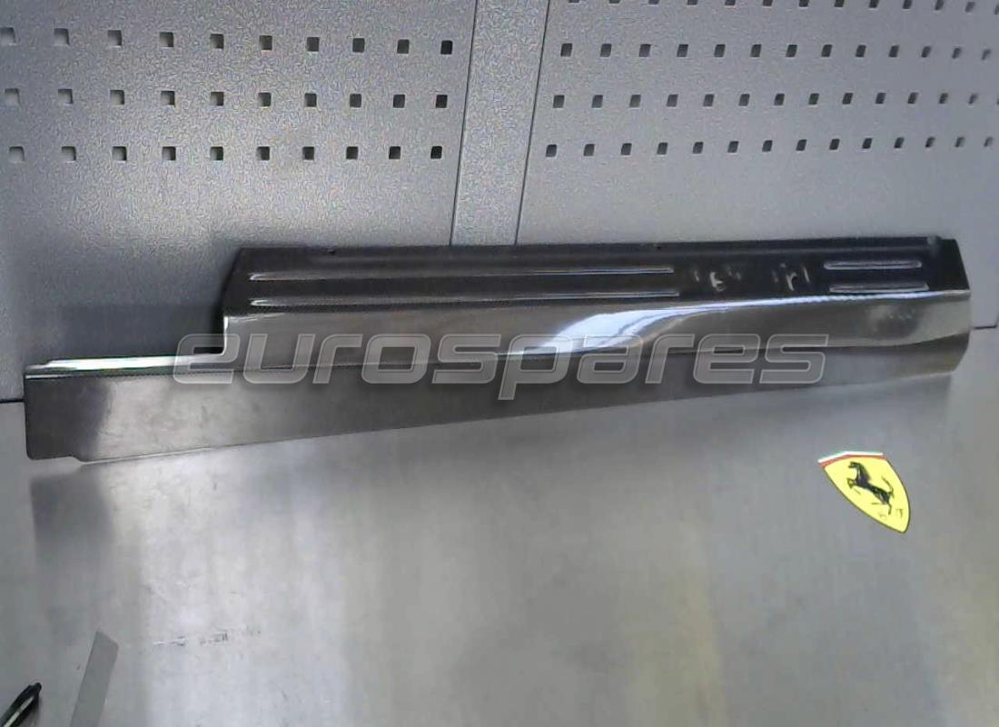 USATO Ferrari RIVESTIMENTO SOGLIA SX -CARBONIO- . NUMERO PARTE 83888700 (1)