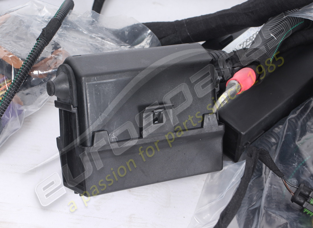 NUOVO FERRARI CAVO VANO MOTORE - VA. NUMERO PARTE 229832 (3) nuovo ferrari cavo vano motore - va. numero parte 229832 (3)