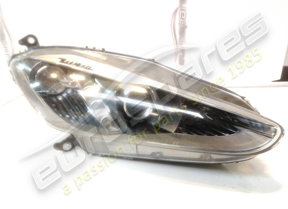 NUOVO Maserati FARO ANTERIORE DESTRO. NUMERO PARTE 350565 (1)