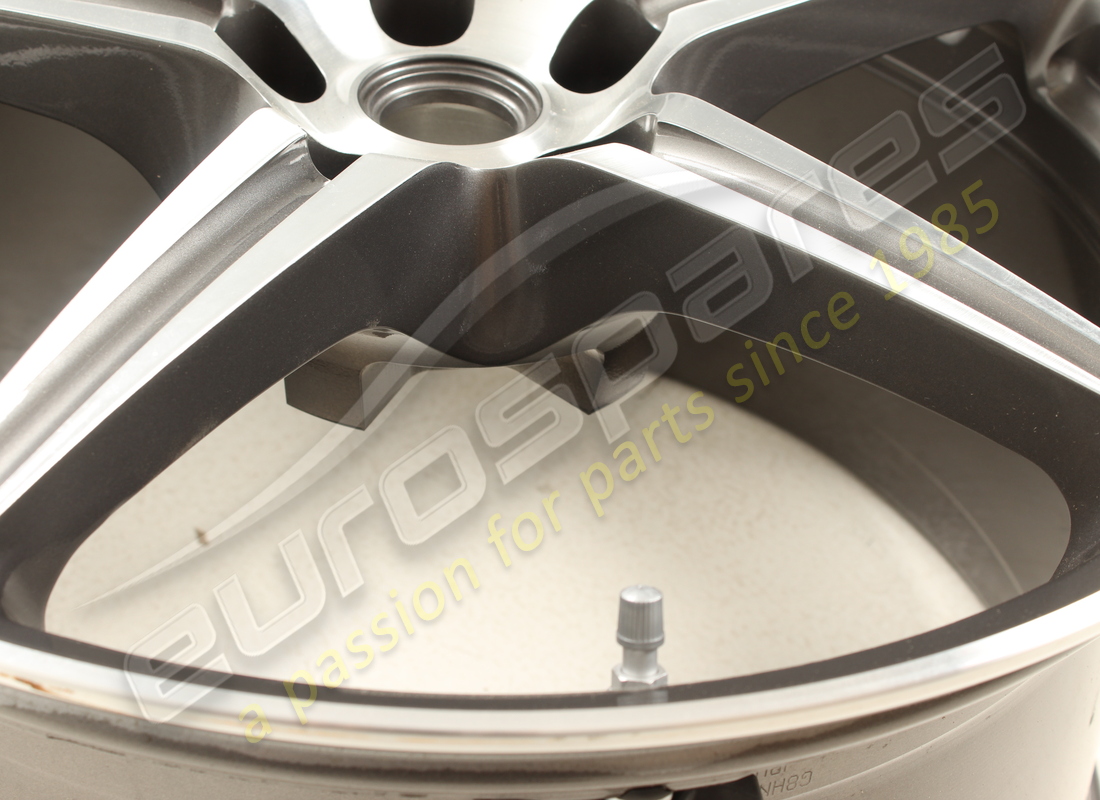ruota posteriore ferrari ricondizionata (taglio diamante forgiato) 20 pollici. numero parte 255226 (4)