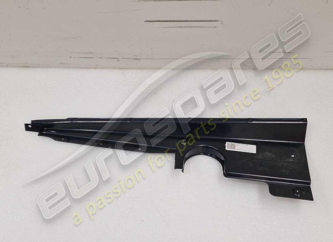 nuova lamborghini copertura vano motore. numero parte 07l103723e (1)