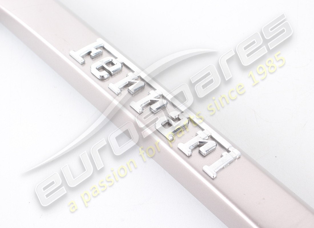 nuova targa ferrari. numero parte 80521600 (4)