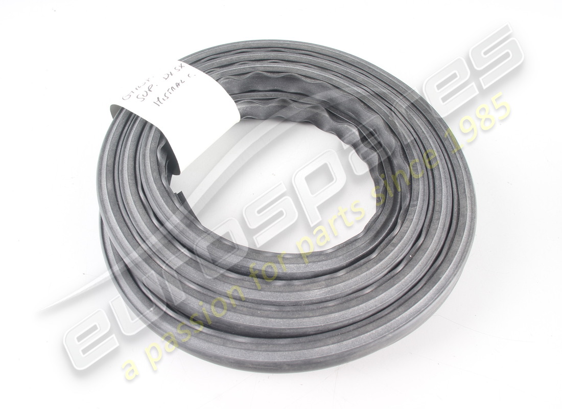 NUOVO MASERATI GUARNIZIONE DEL TELAIO SUPERIORE. NUMERO PARTE 15318170 (1) nuovo maserati guarnizione del telaio superiore. numero parte 15318170 (1)