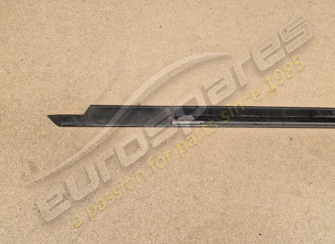 modanatura porta sinistra usata ferrari. numero parte 61220000 (7)