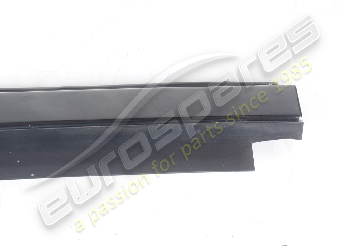 usato ferrari modanatura destra. numero parte 61538900 (2)