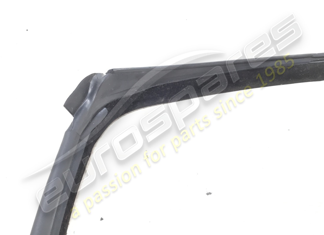 guarnizione sx usata ferrari. numero parte 64740100 (2)