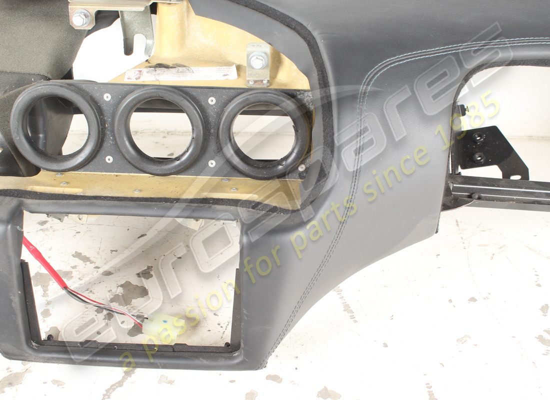 cruscotto usato ferrari con strumenti nero 8500. numero parte 66088000 (2)