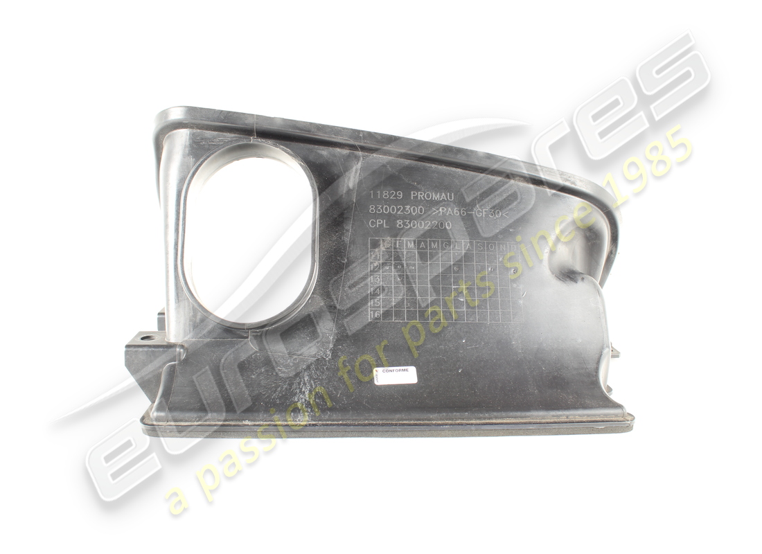 CONDOTTO DELL'ARIA SX USATO FERRARI SUL RADIATORE DELL'OLIO. NUMERO PARTE 83002200 (1) condotto dell'aria sx usato ferrari sul radiatore dell'olio. numero parte 83002200 (1)