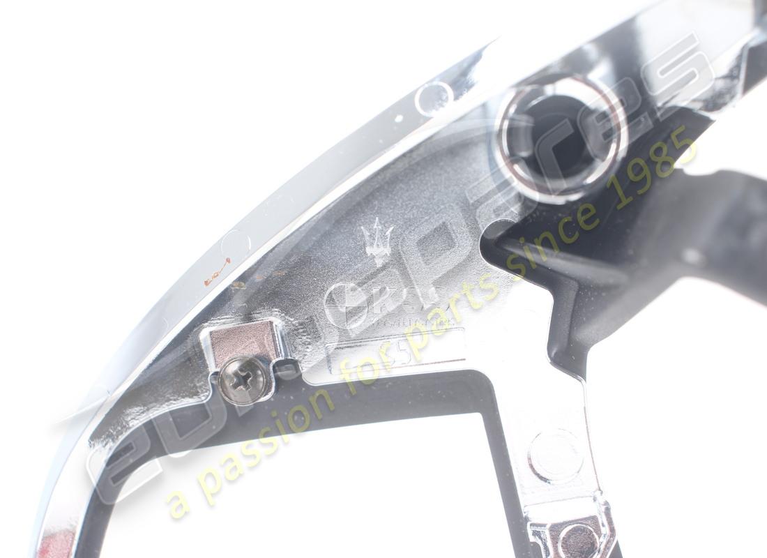 RIVESTIMENTO ANTERIORE VOLANTE USATO MASERATI NERO. NUMERO PARTE 673000082 (7) rivestimento anteriore volante usato maserati nero. numero parte 673000082 (7)