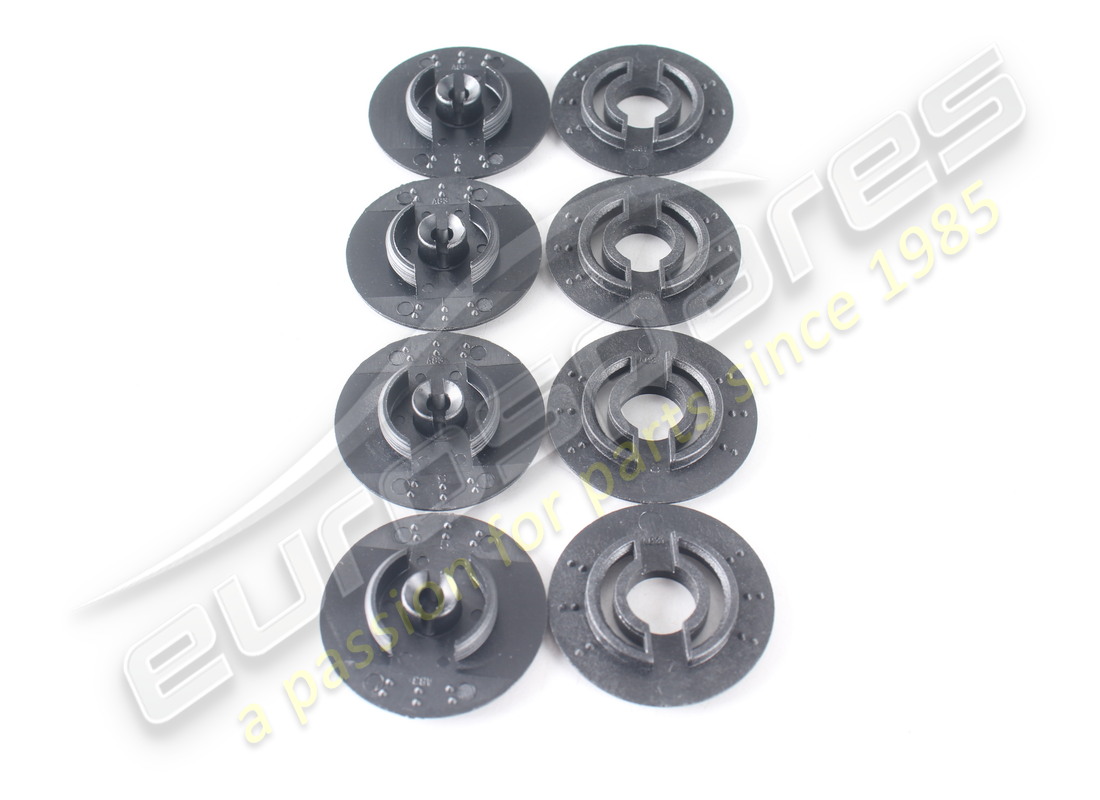 NUOVO MASERATI KIT DI FISSAGGIO PER TAPPETI RIMOVIBILI. NUMERO PARTE 980001999 (1) nuovo maserati kit di fissaggio per tappeti rimovibili. numero parte 980001999 (1)