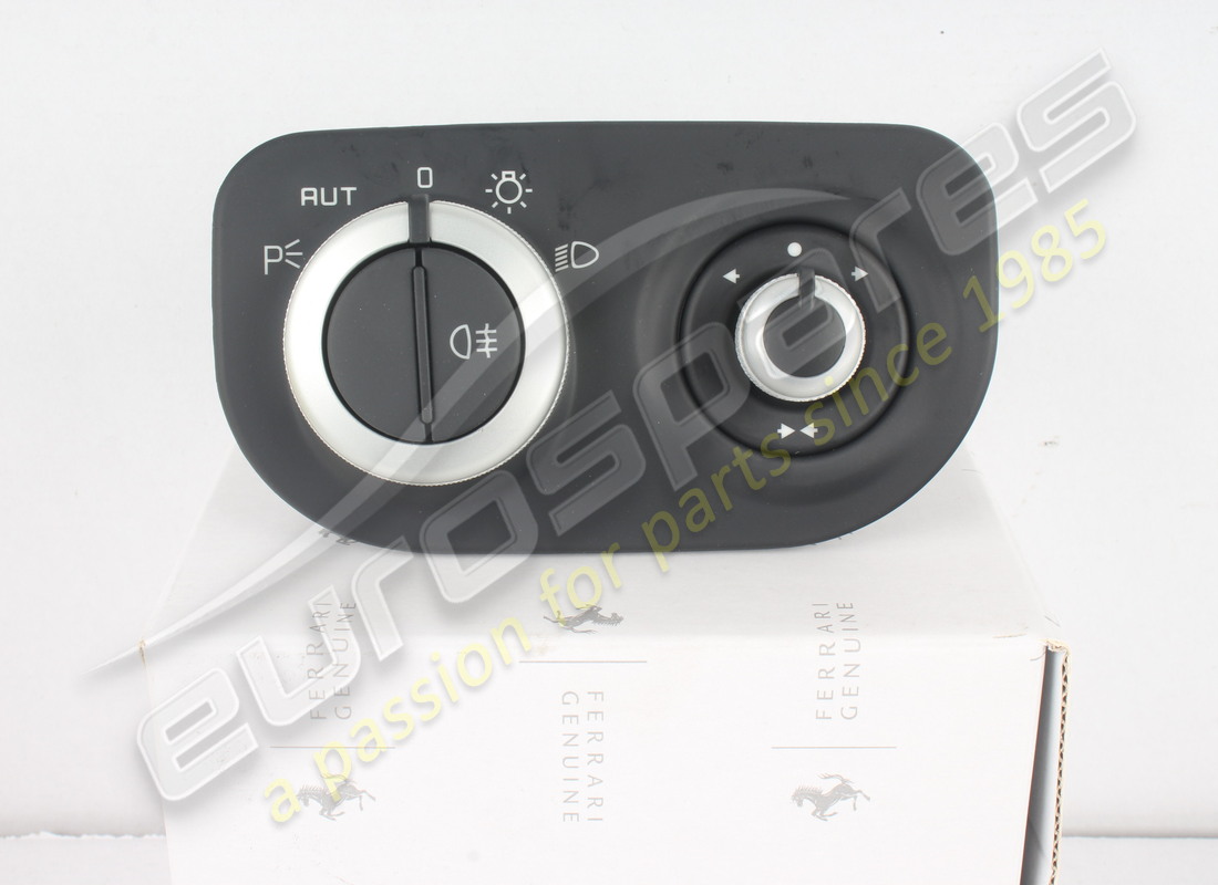 NUOVA TARGA FERRARI PER LUCI E RETROVISORE. CODICE ARTICOLO 191966 (5) nuova targa ferrari per luci e retrovisore. codice articolo 191966 (5)