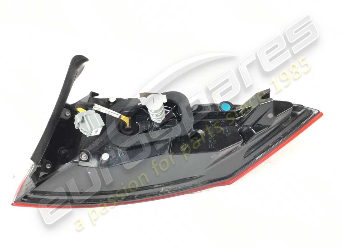 faro posteriore esterno sx usato maserati. numero parte 670032332 (2)
