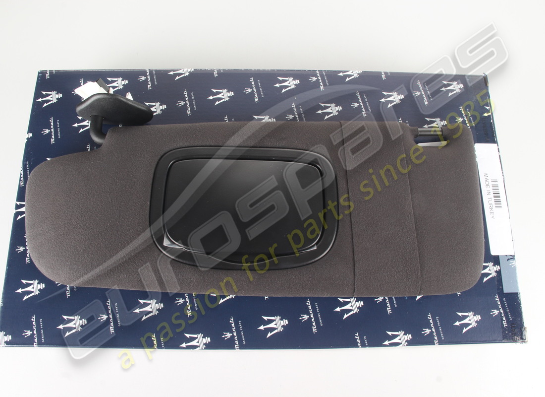 nuova maserati suola riparo sx completa nero. numero parte 670026841 (3)