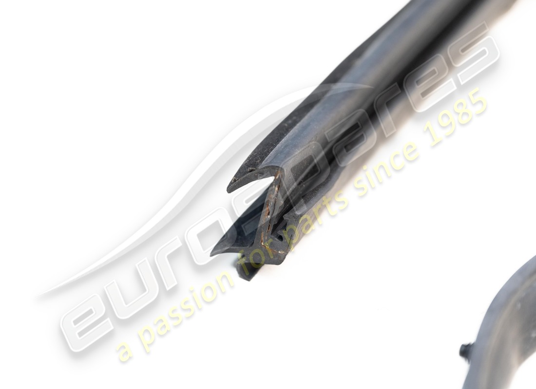 usata ferrari guarnizione perimetrale interna porta sx. numero parte 86743000 (2)