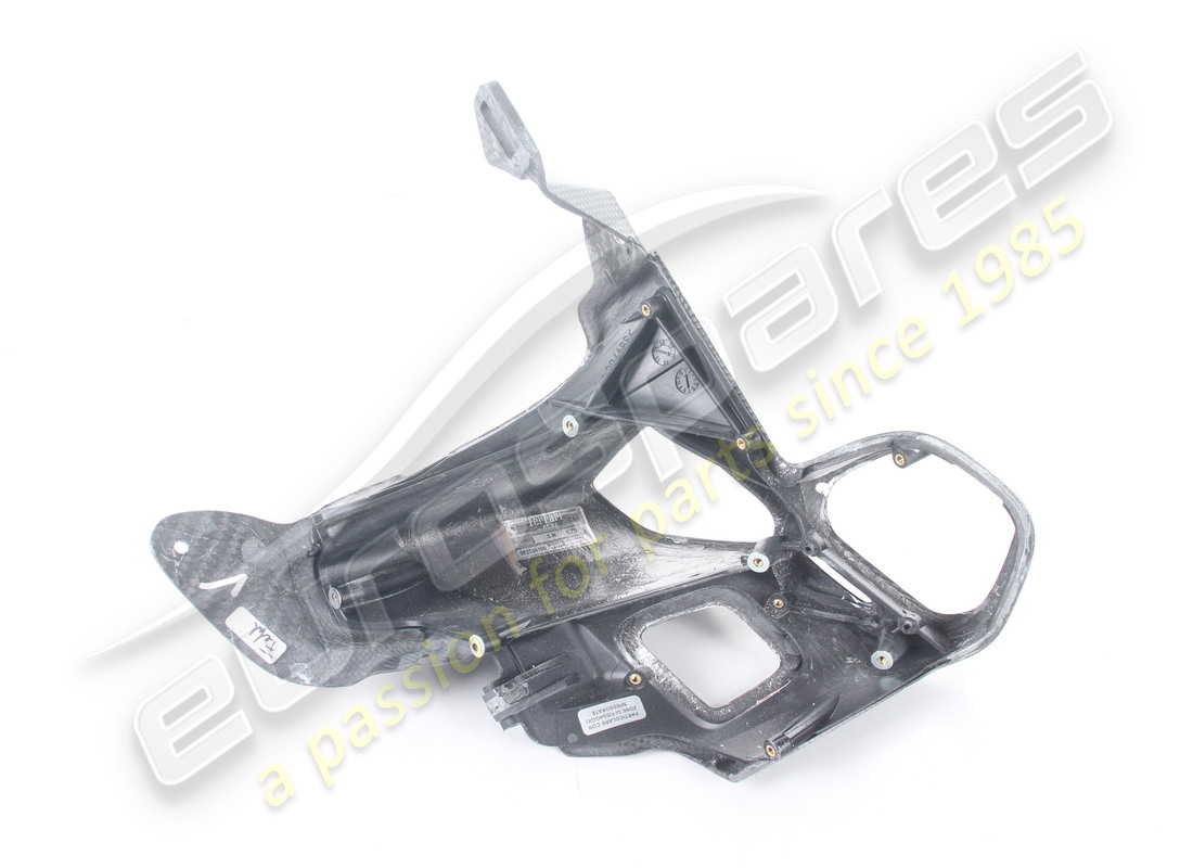 NUOVO FERRARI RIVESTIMENTO DELLA VENTOLA DESTRA. NUMERO PARTE 83330100 (6) nuovo ferrari rivestimento della ventola destra. numero parte 83330100 (6)