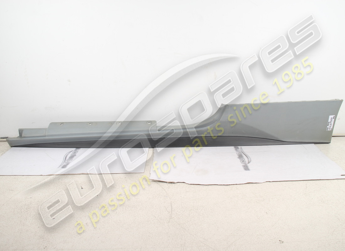 nuovo ferrari rivestimento sottoporta sx. numero parte 83261500 (1)