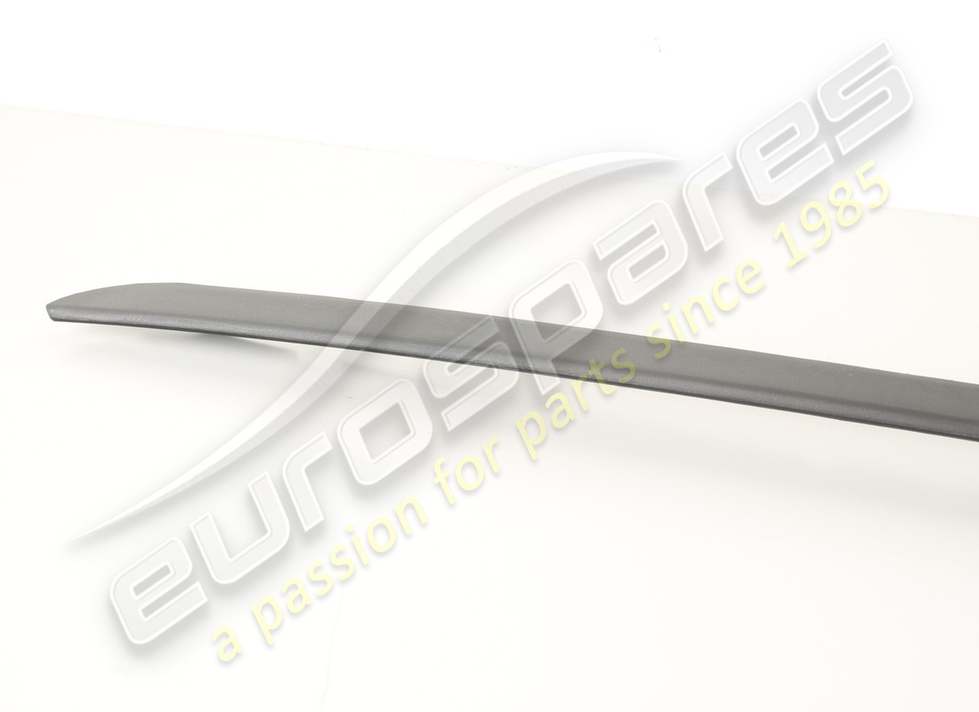 nuova maserati modanatura sx. numero parte 670142160 (5)