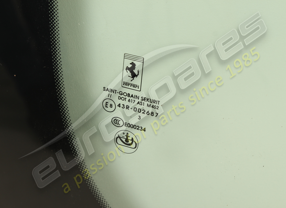 nuovo ferrari parabrezza atermico italia (include antenna radio). numero parte 83465700 (3)