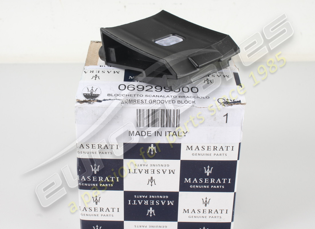 new maserati armrest grooved block. part number 69299000 (5)