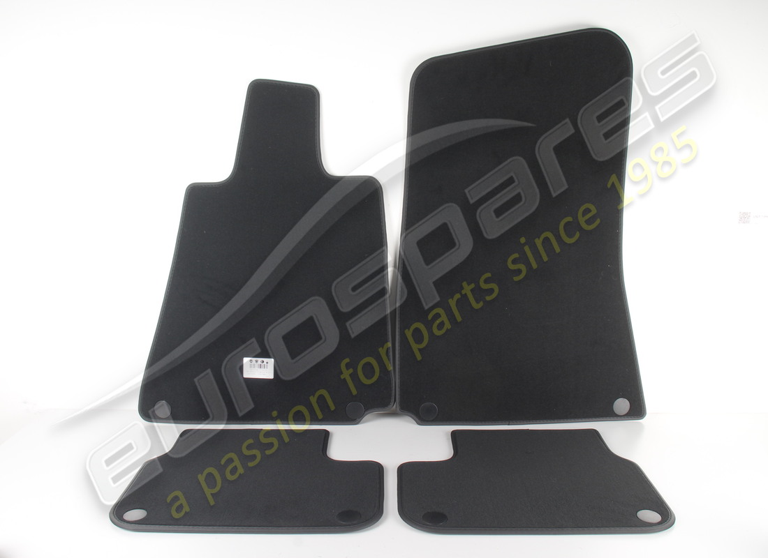 nuovo maserati kit tappetini+fissaggi nero. numero parte 673004162 (1)