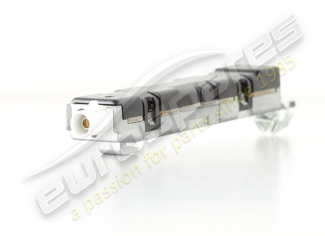 new lamborghini antenna amplifier. part number 8r0035225j (2)