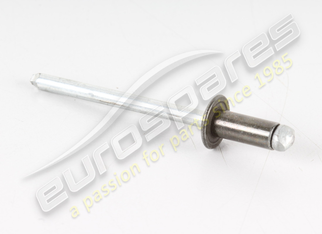 nuovo maserati rivetto. numero parte 14642893 (1)