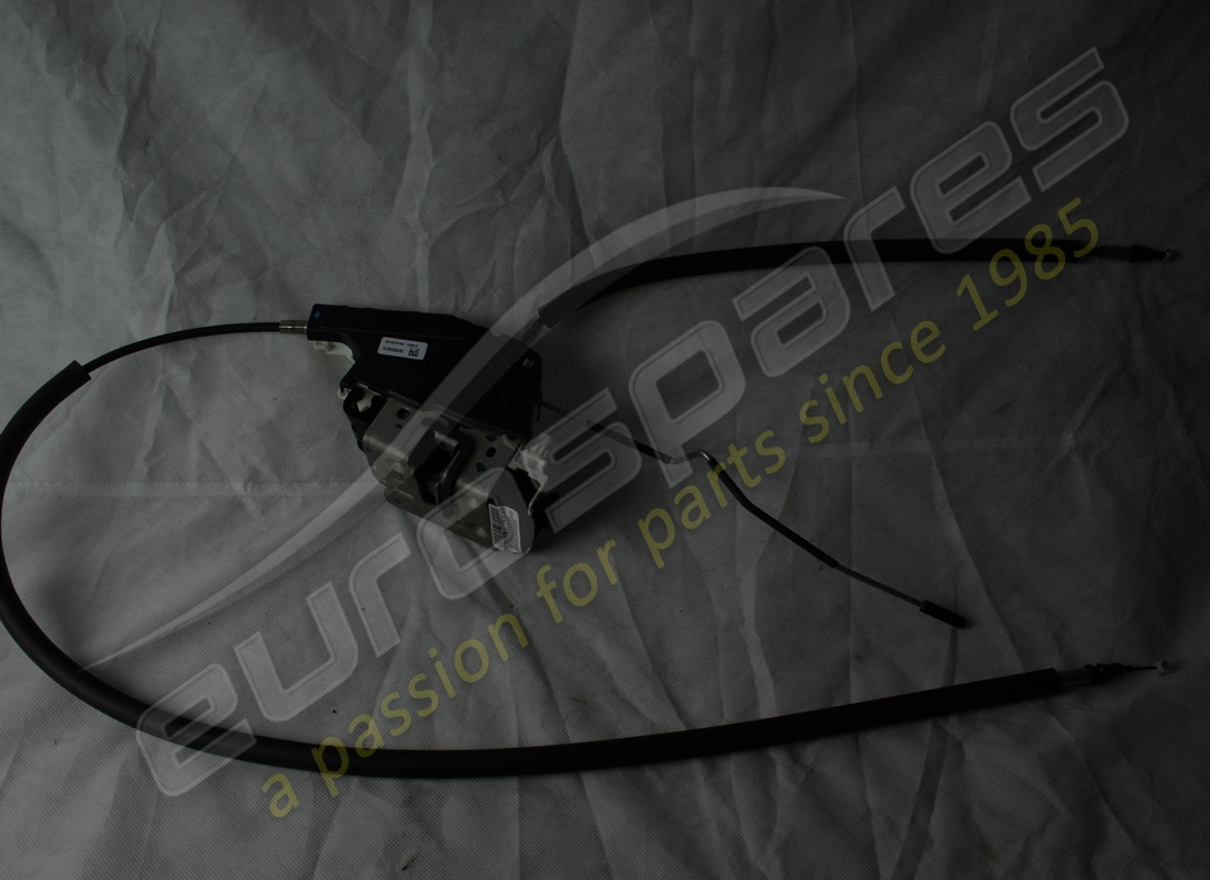 nuova maserati serratura porta anteriore destra. numero parte 670107805 (10)
